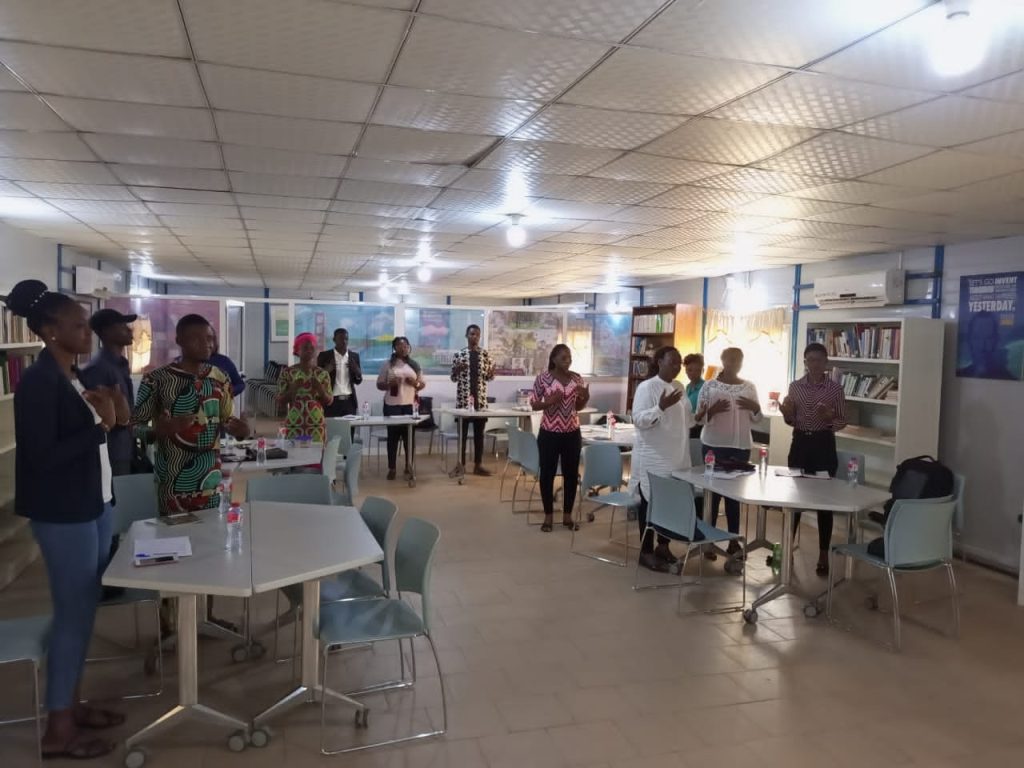 séance de formation en art oratoire SESANSOU-DAY